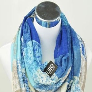 THE RHIANNON SCARF IN OCEAN BREEZE